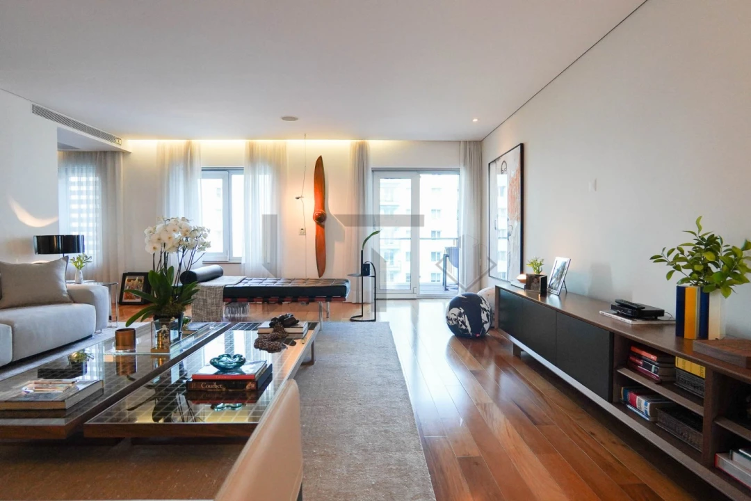 Apartamento T5 para Venda em Avenidas Novas Foto 11