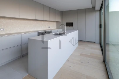 Apartamento T4 para Venda em Avenidas Novas