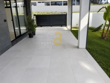 Moradia T4 para Venda em Madalena