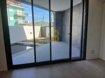 Moradia T4 para Venda em Madalena