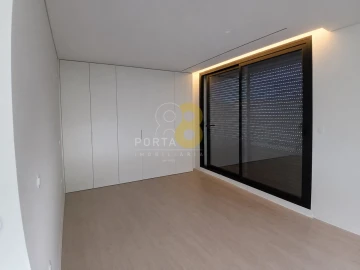 Moradia T4 para Venda em Madalena
