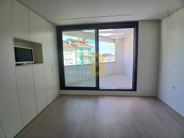 Moradia T4 para Venda em Madalena