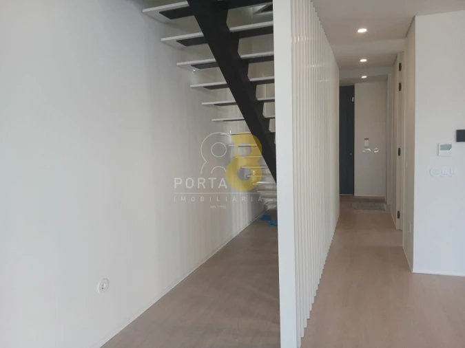 Moradia T4 para Venda em Madalena Foto 7