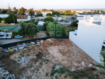 Terreno para Venda em Tavira (Santa Maria e Santiago)