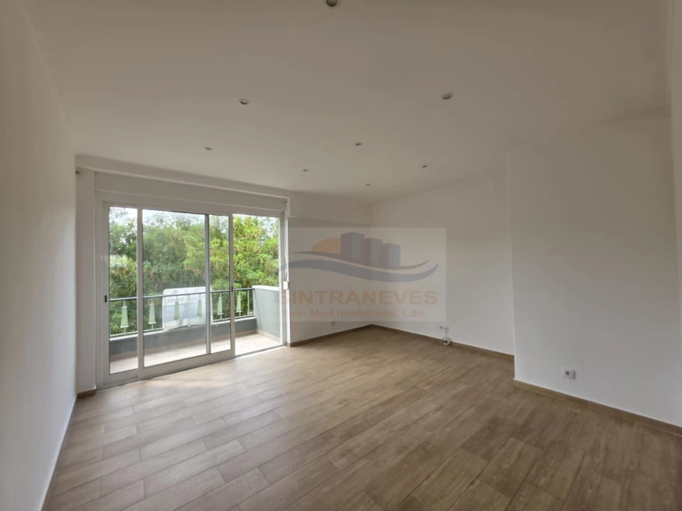 Apartamento T3 para Venda em Venteira Foto 3
