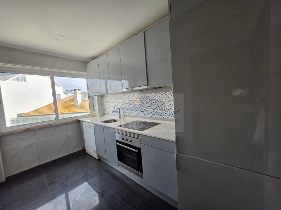 Apartamento T3 para Venda em Venteira Foto 32