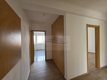 Apartamento T3 para Venda em Venteira