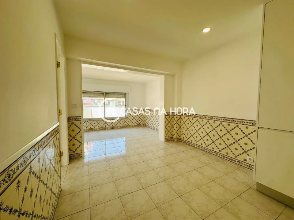 Apartamento T2 para Arrendamento em Almada, Cova da Piedade, Pragal e Cacilhas Foto 2