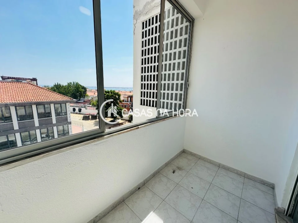 Apartamento T2 para Arrendamento em Almada, Cova da Piedade, Pragal e Cacilhas Foto 11