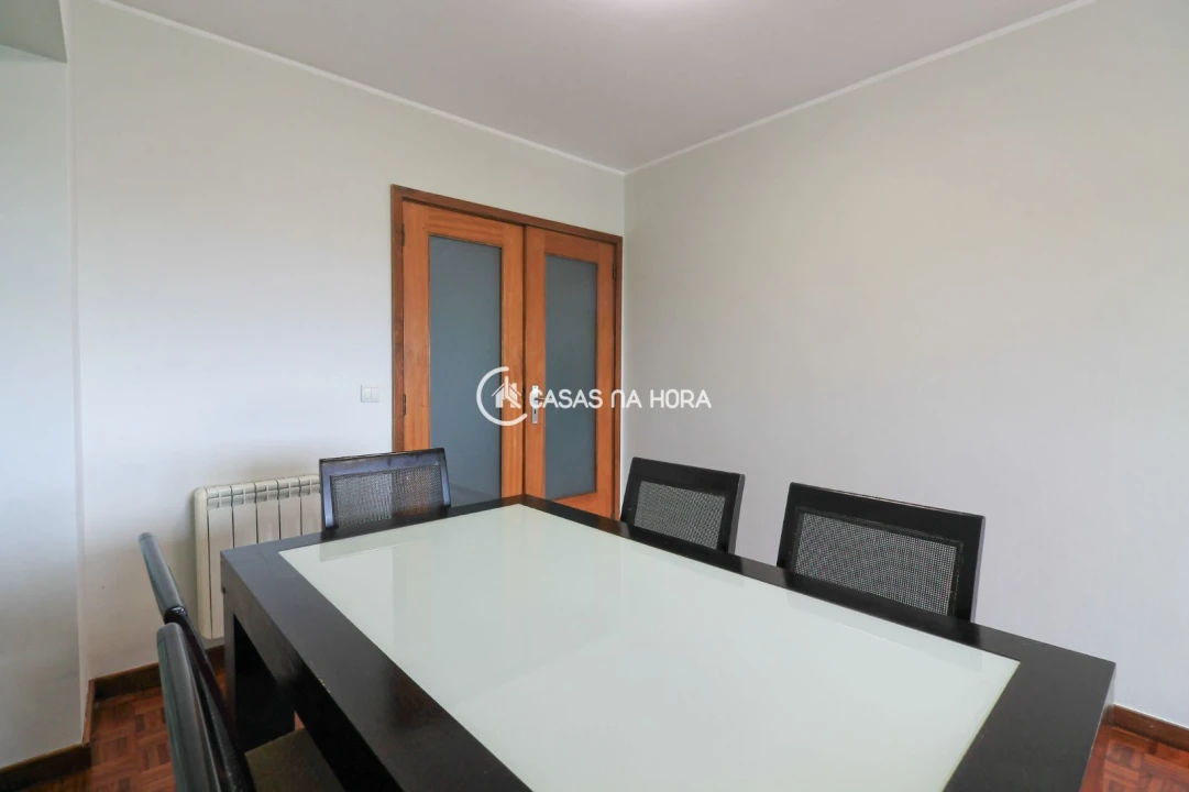 Apartamento T2 para Arrendamento em Ramalde Foto 2