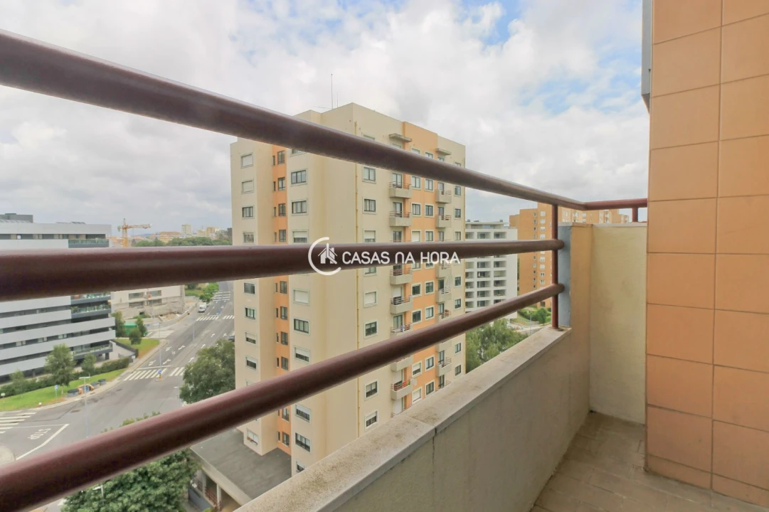 Apartamento T2 para Arrendamento em Ramalde Foto 10