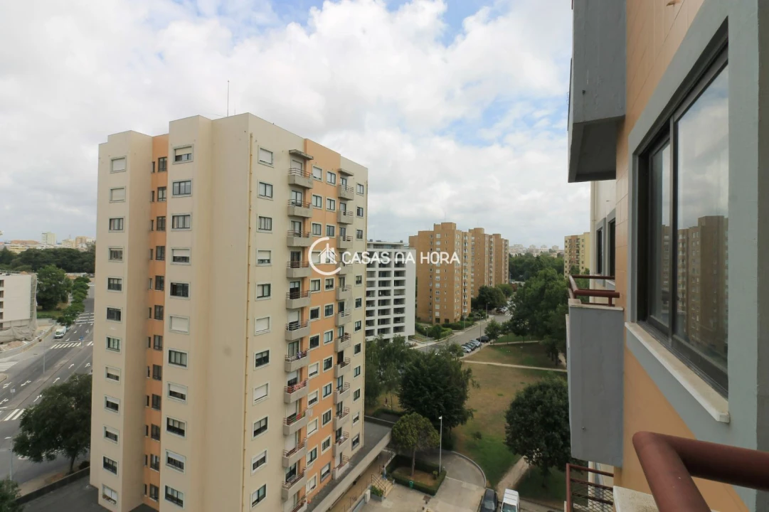 Apartamento T2 para Arrendamento em Ramalde Foto 14