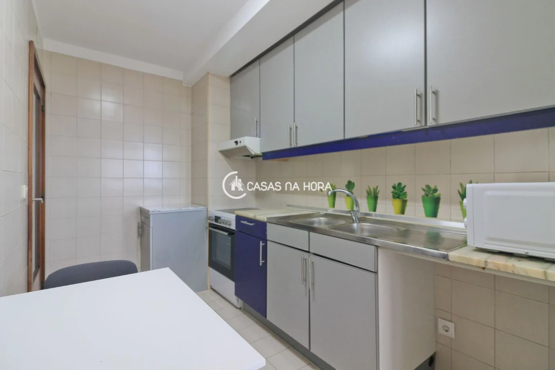 Apartamento T2 para Arrendamento em Ramalde Foto 18