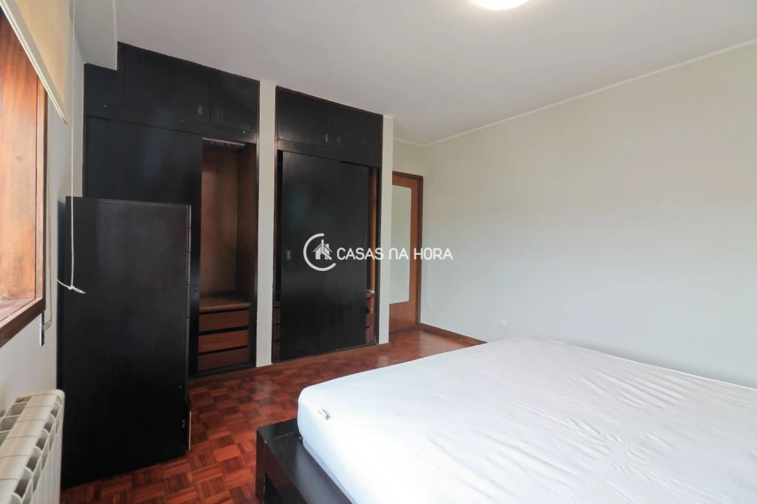 Apartamento T2 para Arrendamento em Ramalde Foto 19