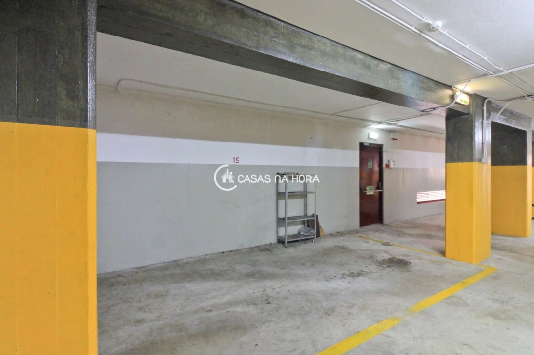 Apartamento T2 para Arrendamento em Ramalde Foto 26