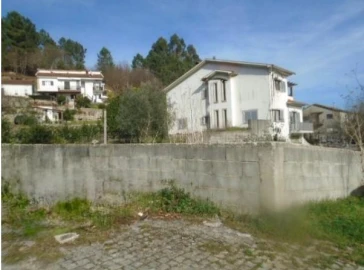 Moradia T4 para Venda em Castro Daire
