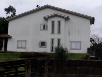 Moradia T4 para Venda em Castro Daire