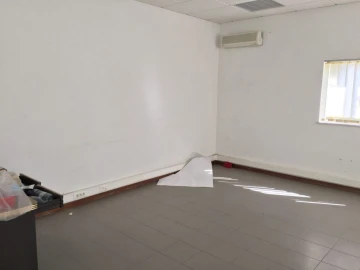 Armazém para Venda em Ançã