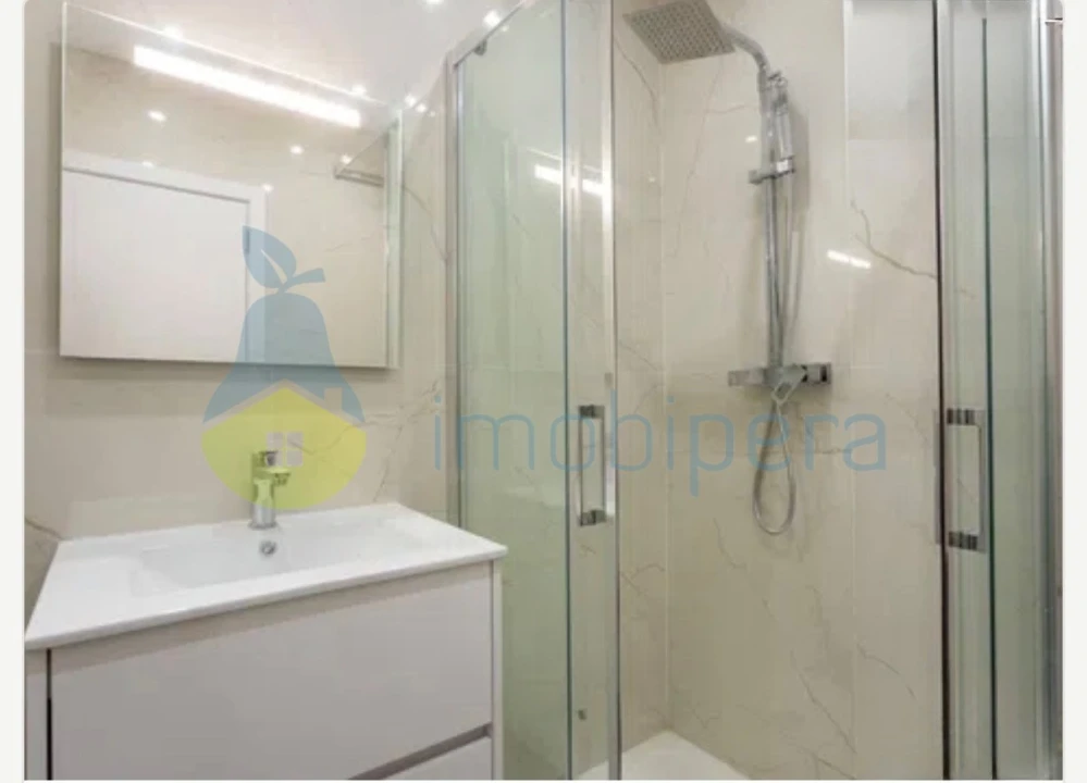 Apartamento T3 para Venda em Quelfes Foto 12