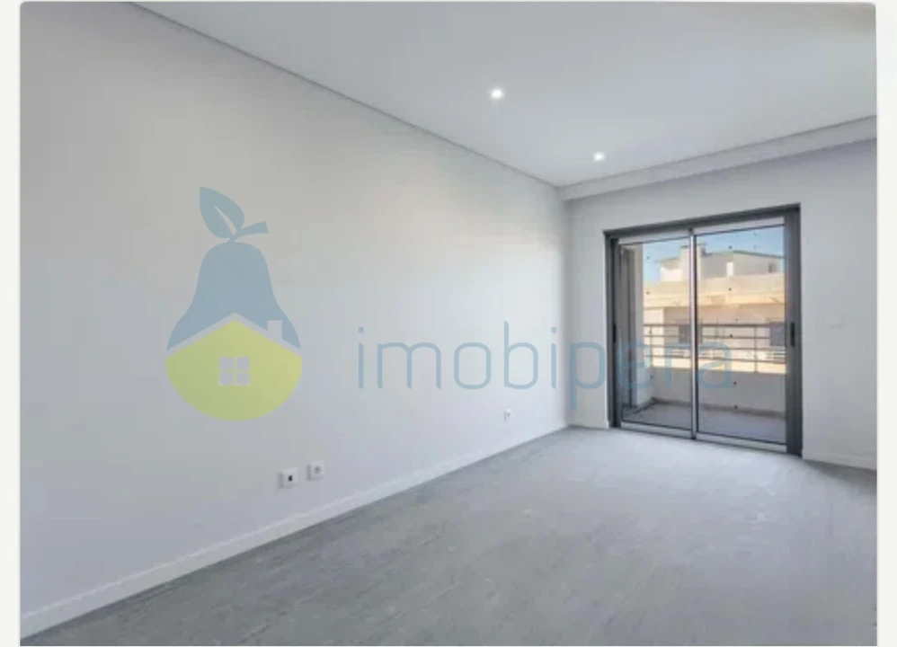 Apartamento T3 para Venda em Quelfes Foto 13