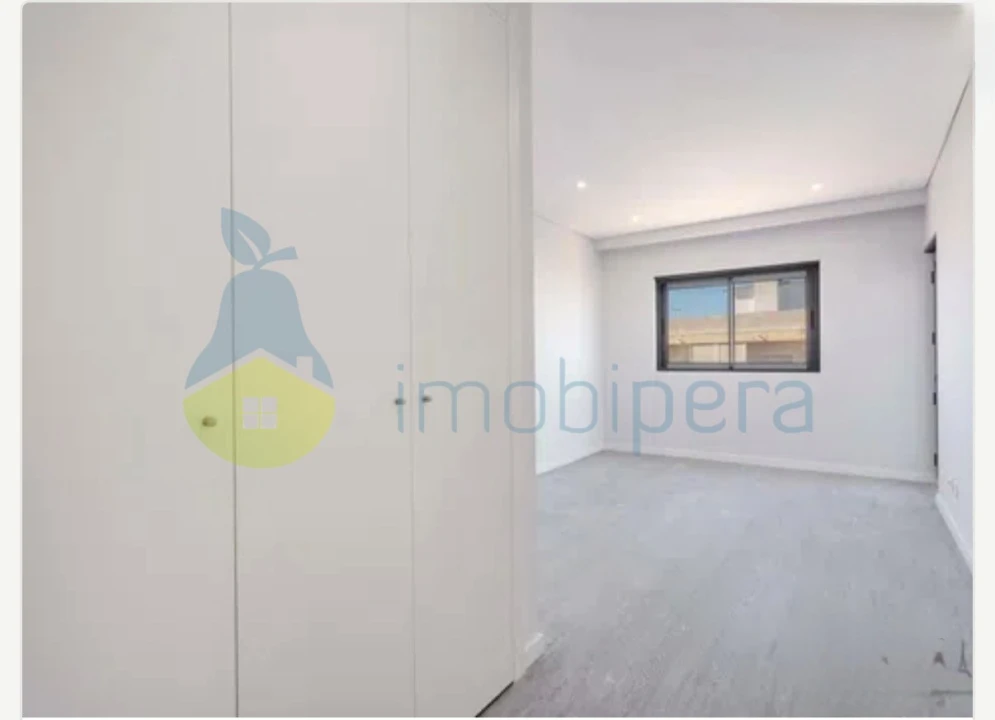 Apartamento T3 para Venda em Quelfes Foto 16