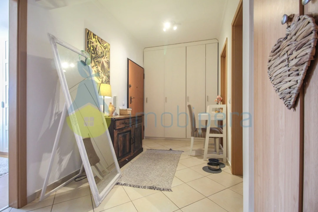 Apartamento T2 para Venda em Ferreiras Foto 5