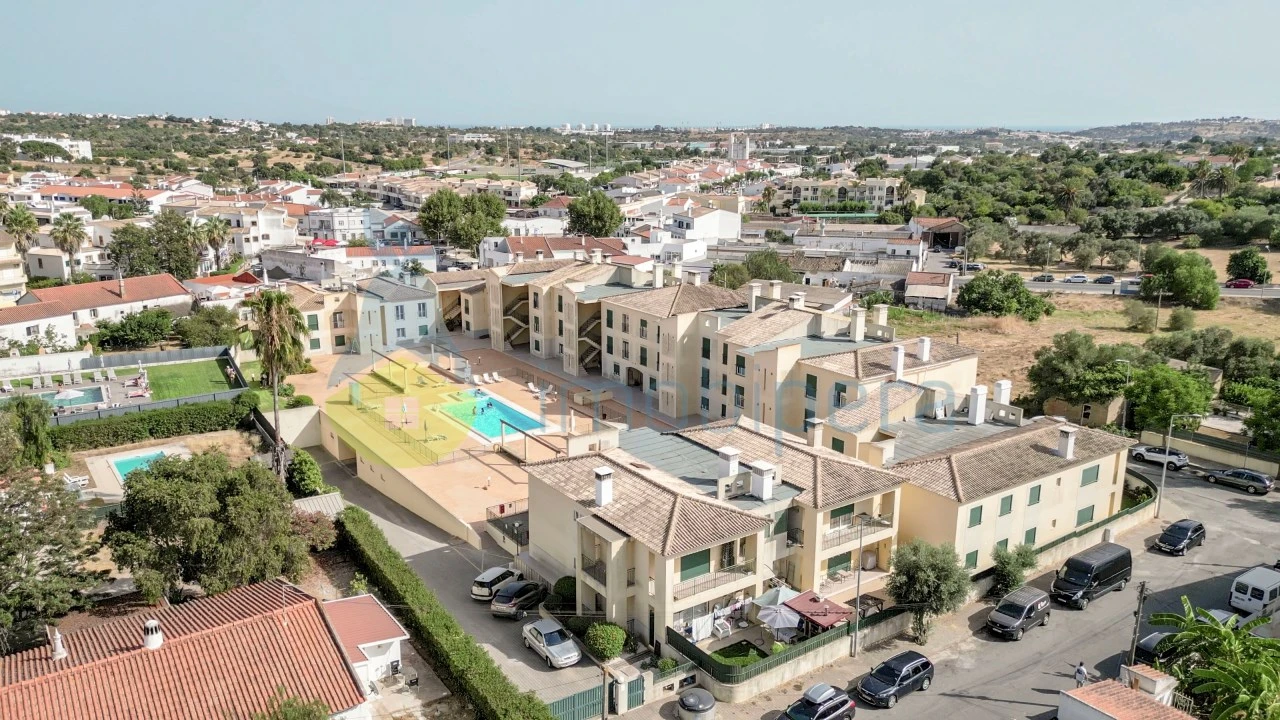 Apartamento T2 para Venda em Ferreiras Foto 40