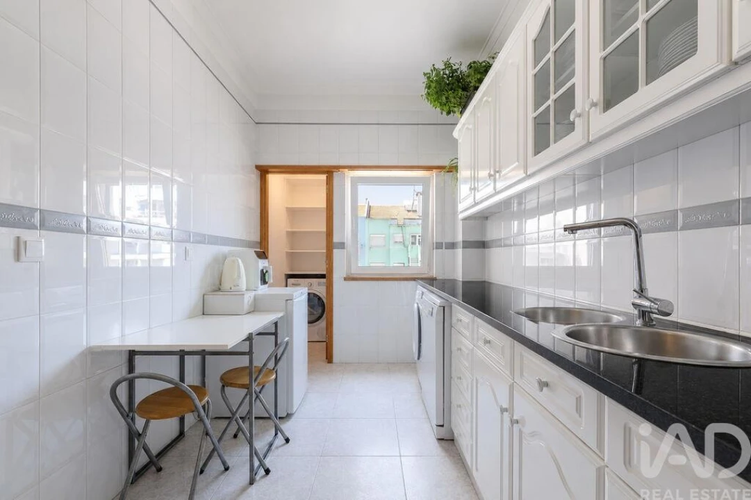 Apartamento T2 para Venda em Campo de Ourique Foto 4