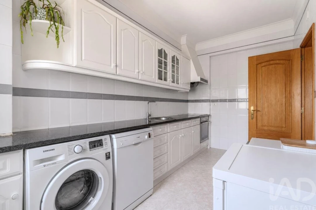 Apartamento T2 para Venda em Campo de Ourique Foto 5