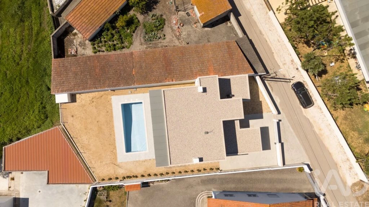 Moradia T4 para Venda em São Martinho do Porto Foto 32