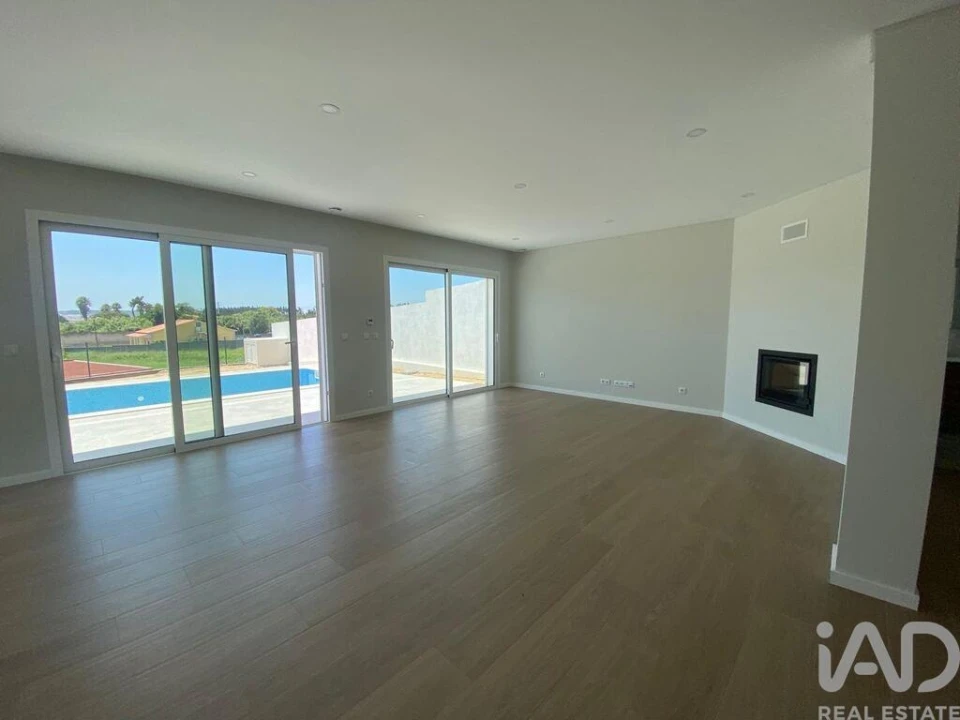 Moradia T4 para Venda em São Martinho do Porto Foto 10