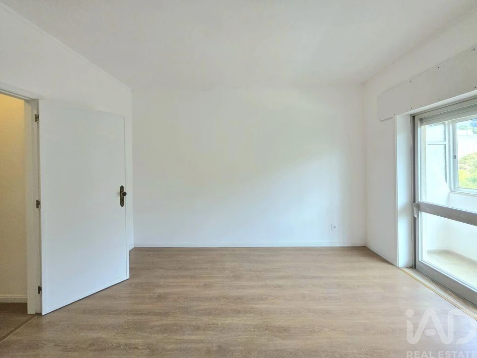 Apartamento T2 para Arrendamento em Bonfim Foto 5