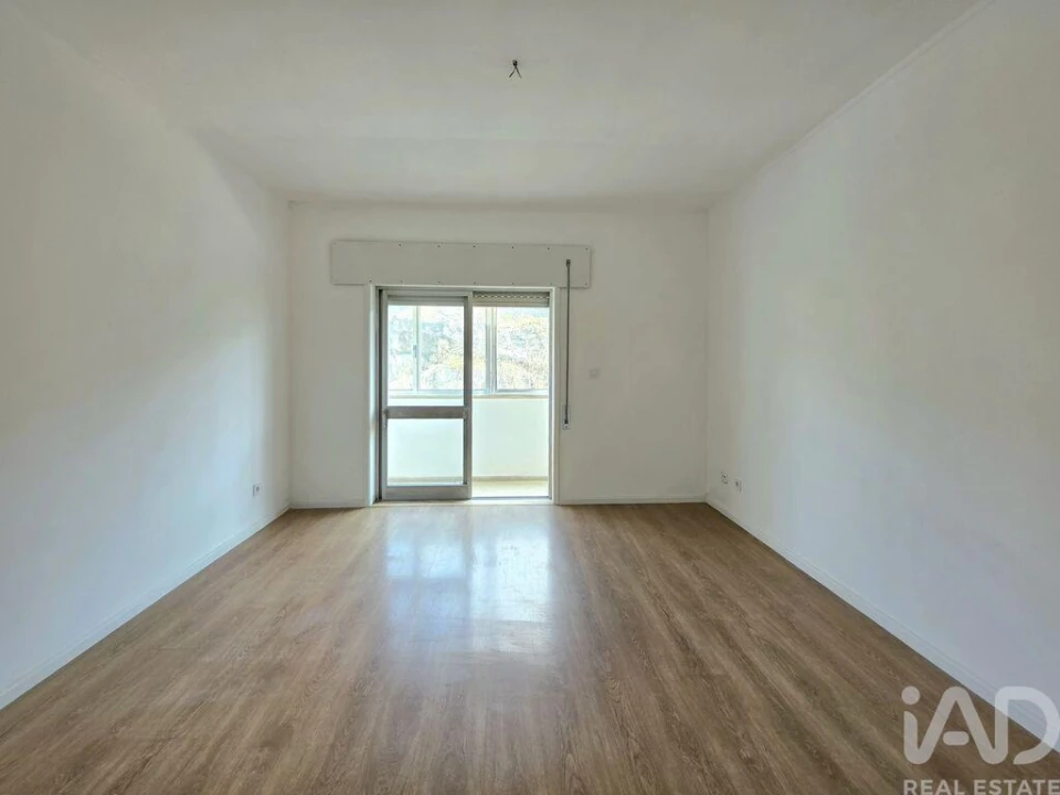 Apartamento T2 para Arrendamento em Bonfim Foto 2