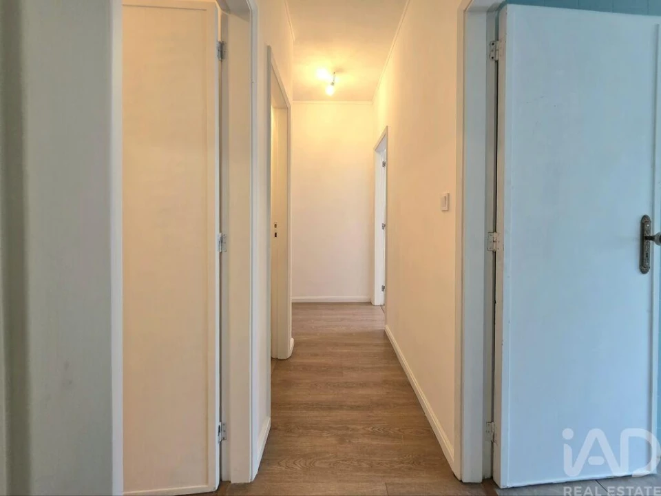 Apartamento T2 para Arrendamento em Bonfim Foto 9