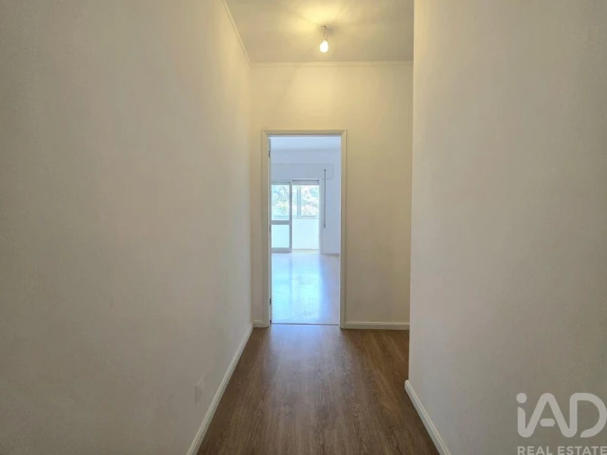 Apartamento T2 para Arrendamento em Bonfim Foto 8