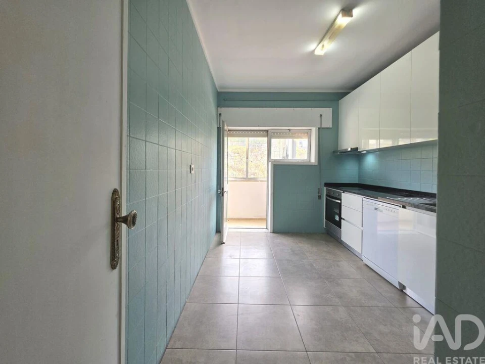 Apartamento T2 para Arrendamento em Bonfim Foto 3