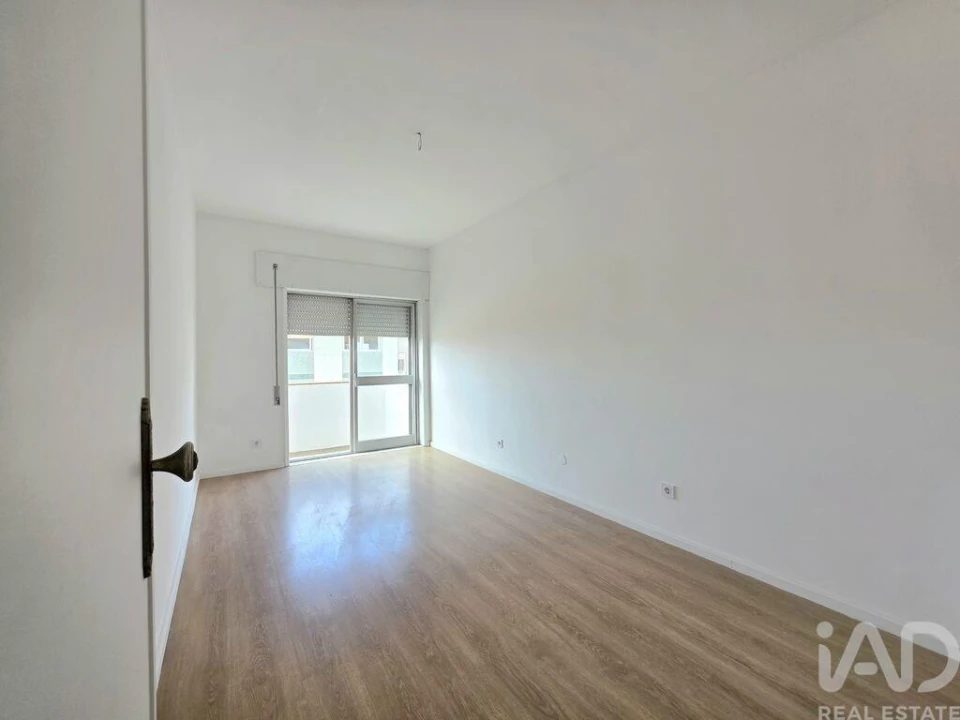 Apartamento T2 para Arrendamento em Bonfim Foto 14