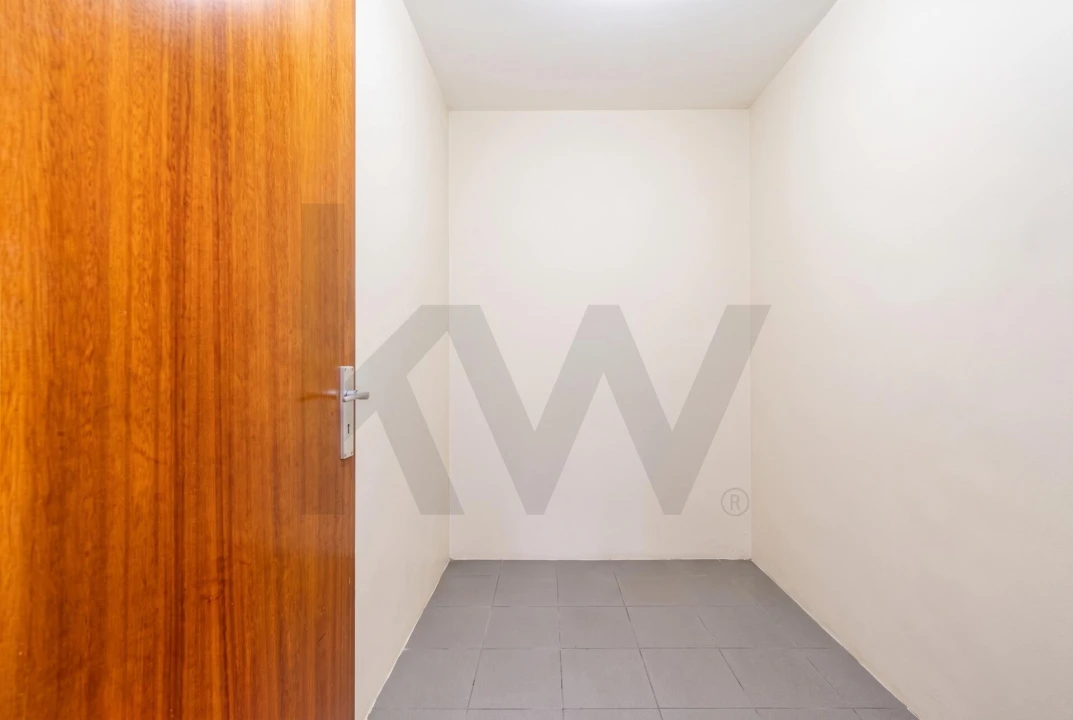 Apartamento T2 para Venda em Bonfim Foto 17