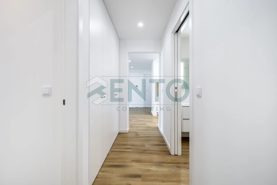 Apartamento T2 para Venda em Nazare Foto 13