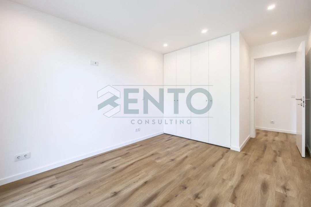 Apartamento T2 para Venda em Nazare Foto 15