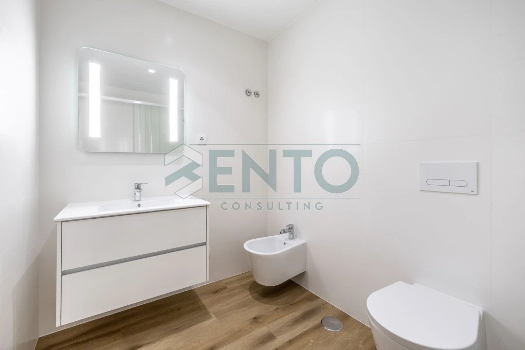 Apartamento T2 para Venda em Nazare Foto 11