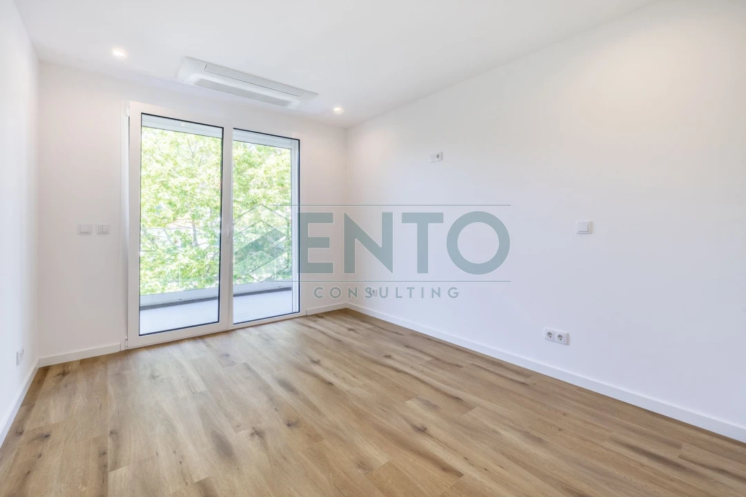 Apartamento T2 para Venda em Nazare Foto 14