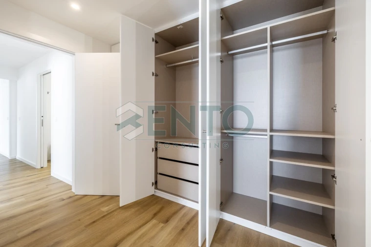 Apartamento T2 para Venda em Nazare Foto 17