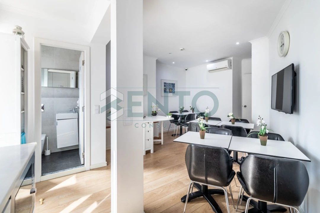 Apartamento T9 para Venda em Santo António Foto 8