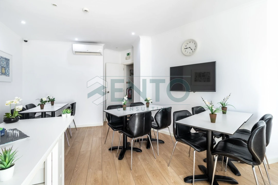Apartamento T9 para Venda em Santo António Foto 9