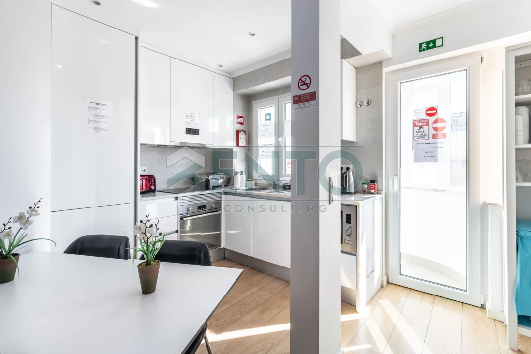 Apartamento T9 para Venda em Santo António Foto 7