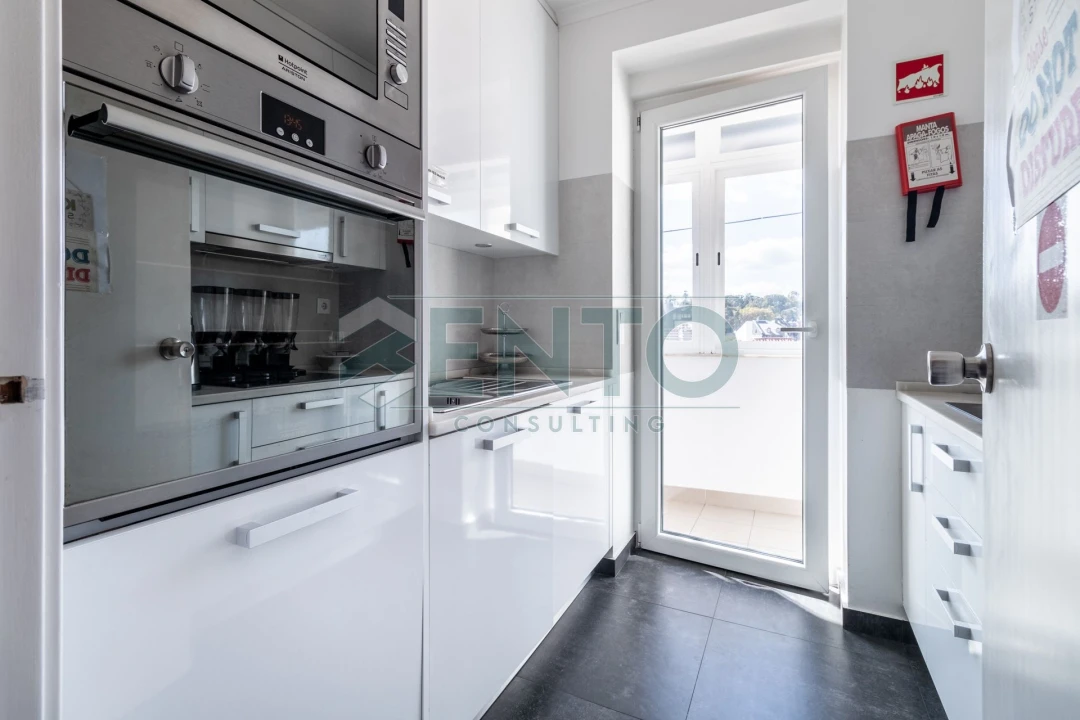 Apartamento T9 para Venda em Santo António Foto 36