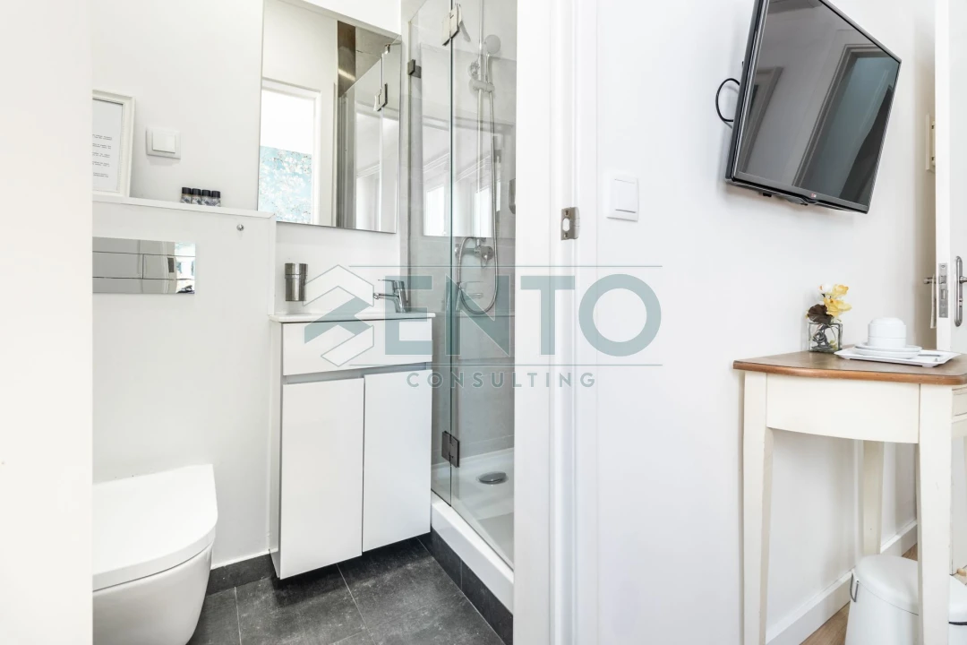 Apartamento T9 para Venda em Santo António Foto 22