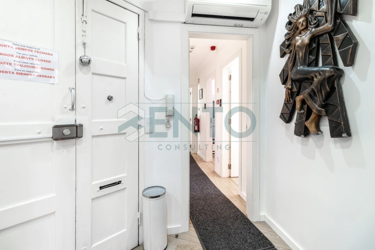 Apartamento T9 para Venda em Santo António Foto 4