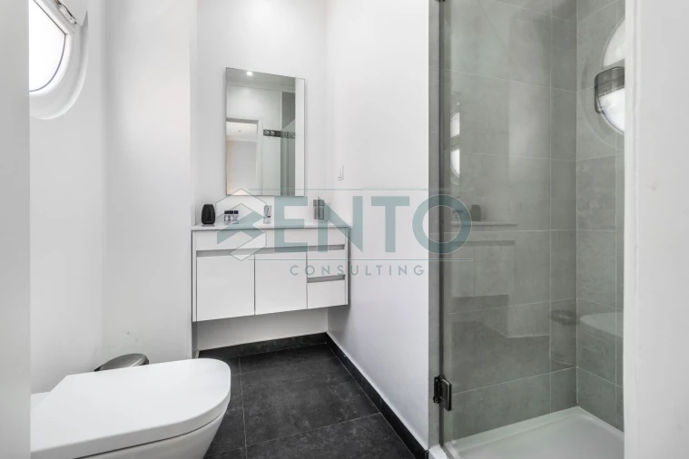 Apartamento T9 para Venda em Santo António Foto 31